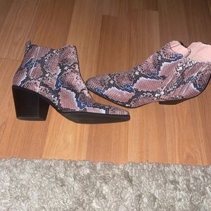 Women’s size 11 bootie